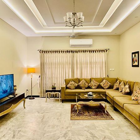 Homey Islamabad Esterno foto