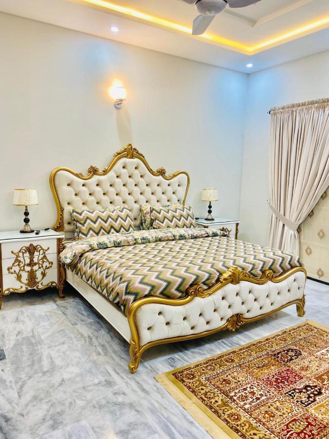 Homey Islamabad Esterno foto