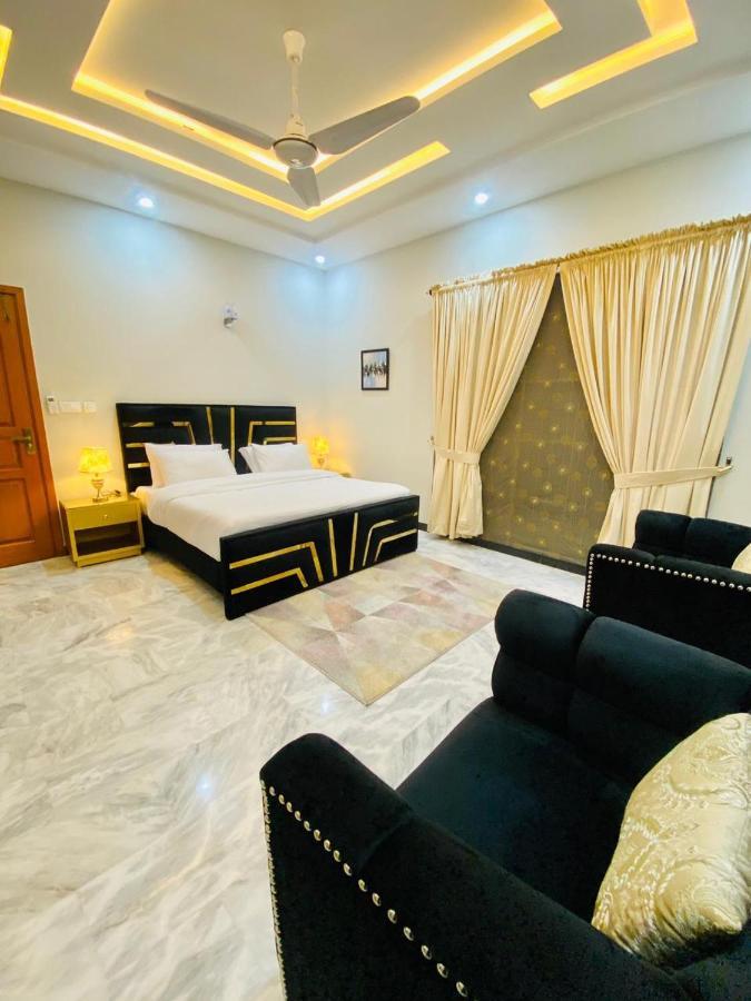 Homey Islamabad Esterno foto