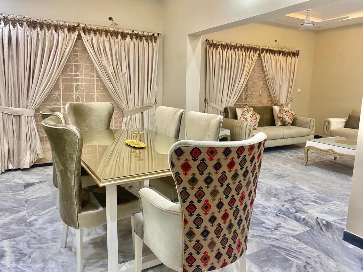 Homey Islamabad Esterno foto