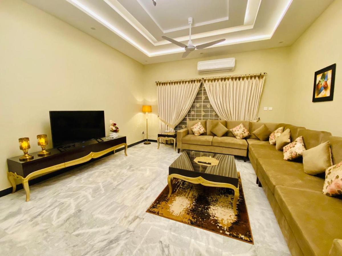 Homey Islamabad Esterno foto