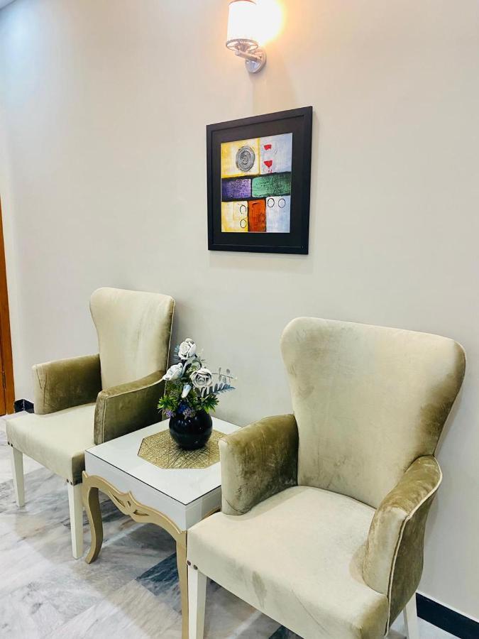 Homey Islamabad Esterno foto