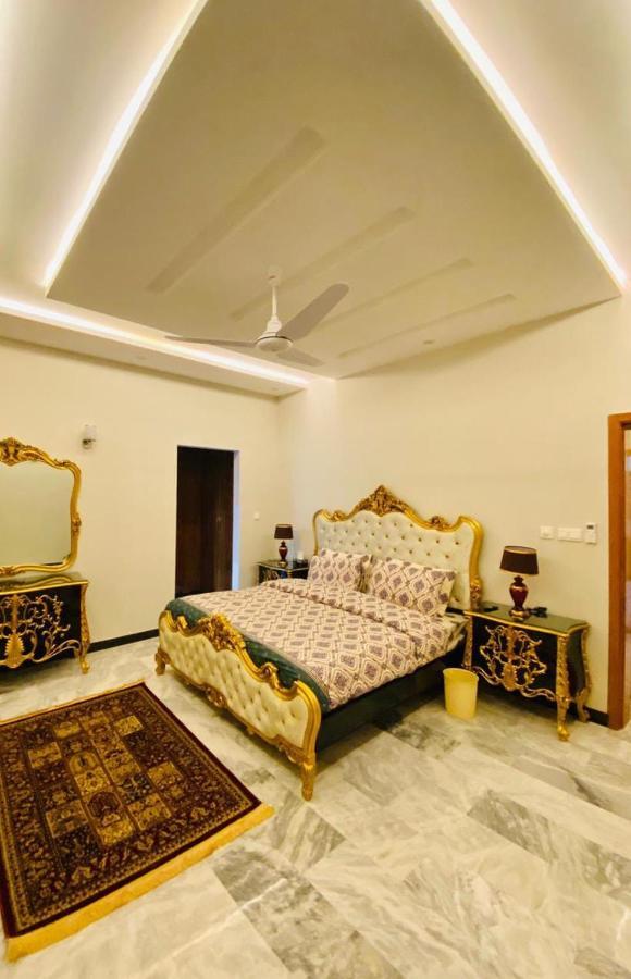 Homey Islamabad Esterno foto