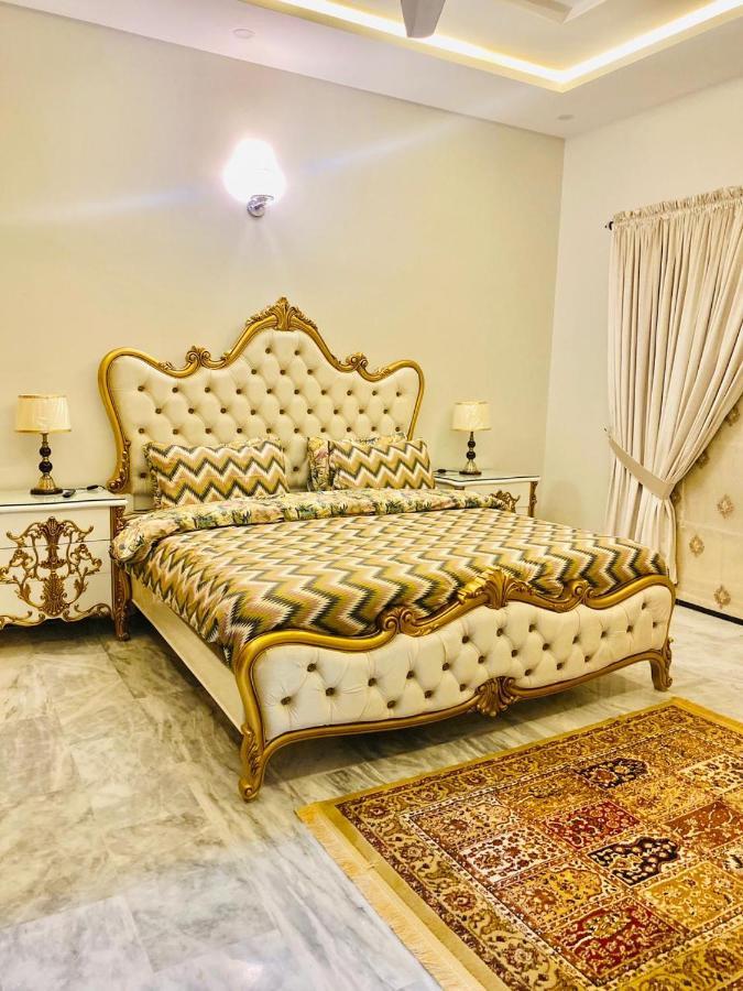 Homey Islamabad Esterno foto
