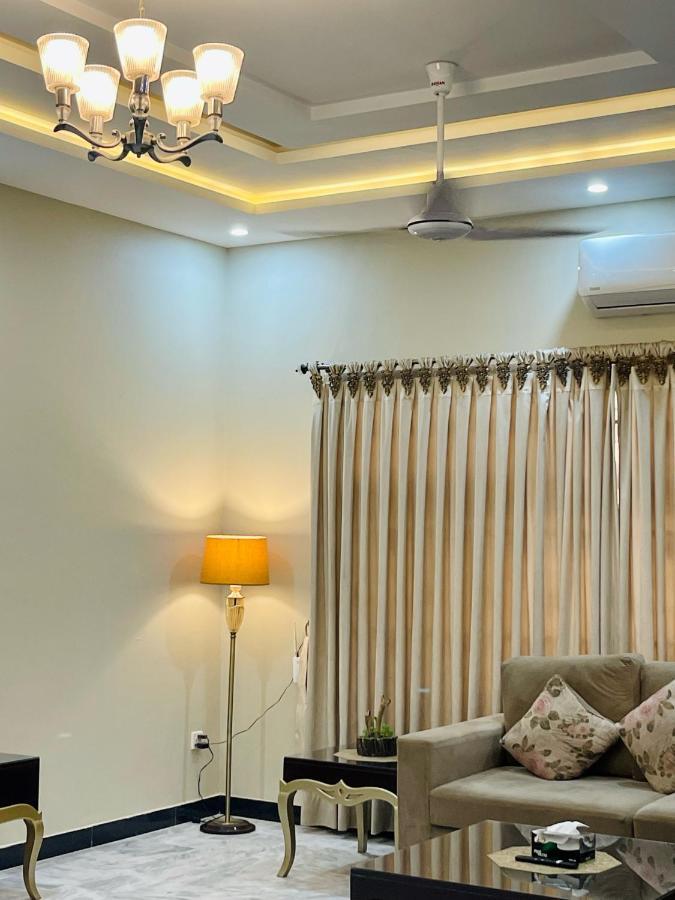 Homey Islamabad Esterno foto