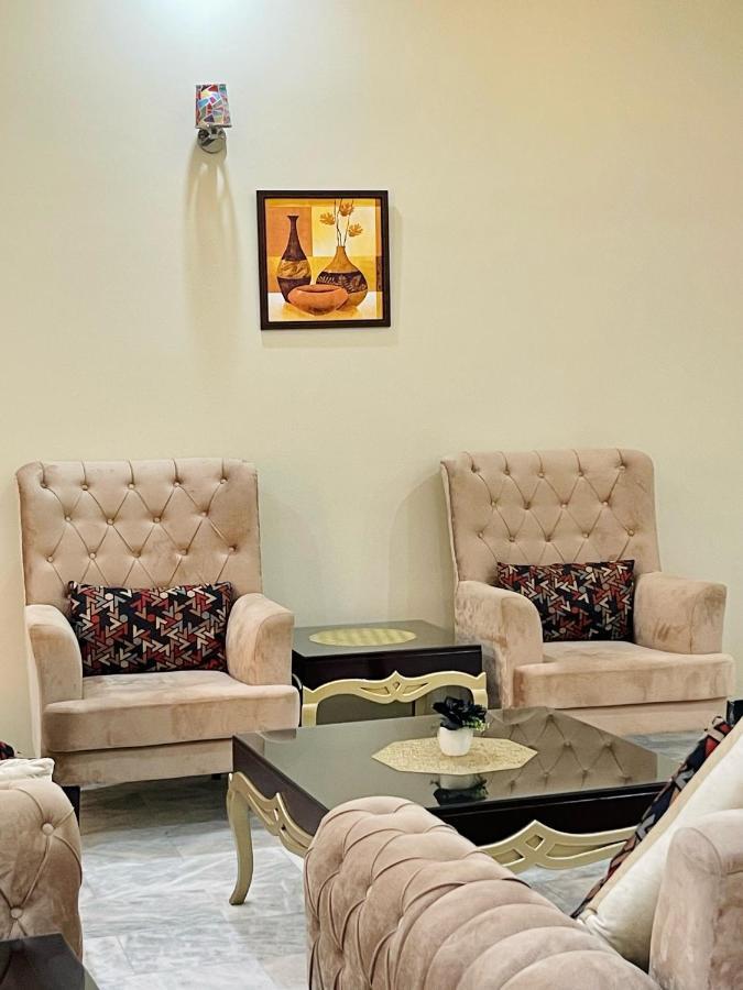 Homey Islamabad Esterno foto