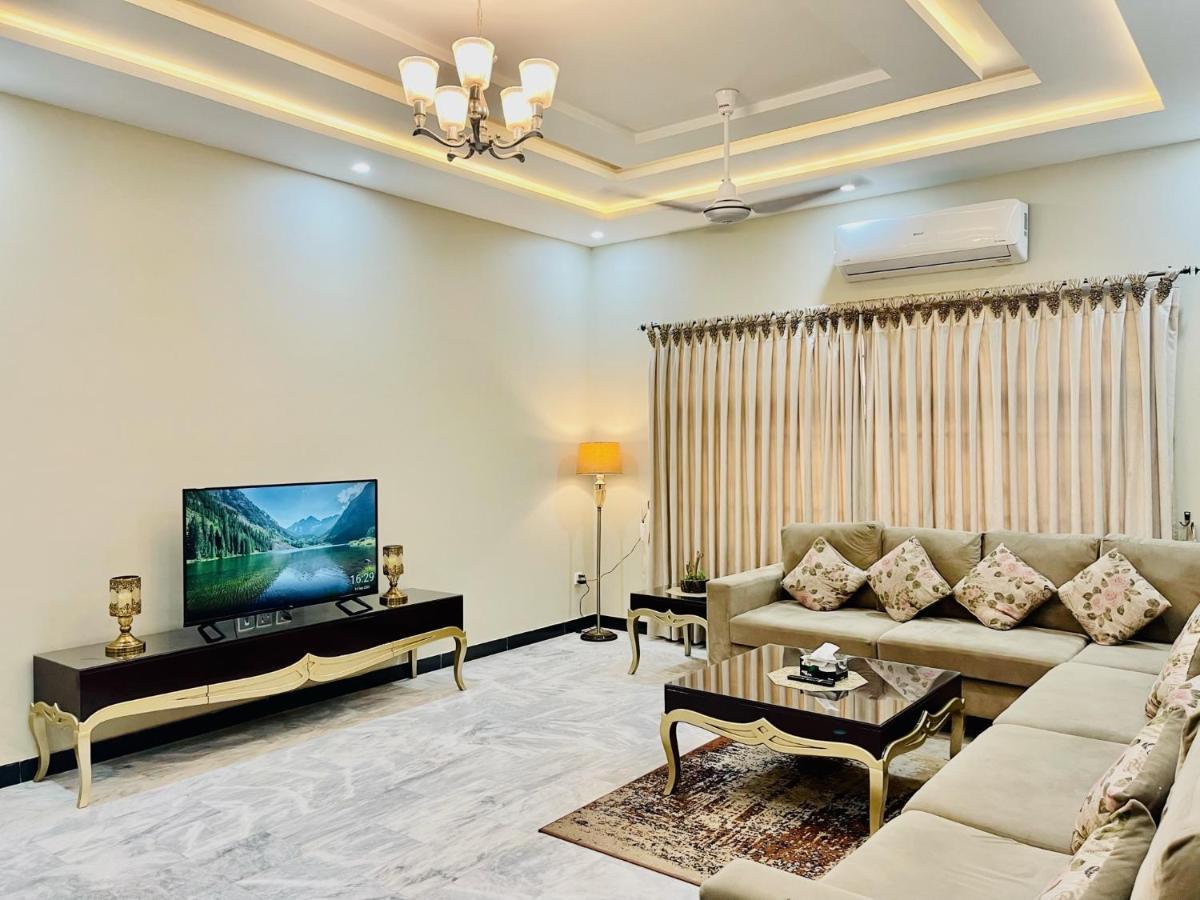 Homey Islamabad Esterno foto