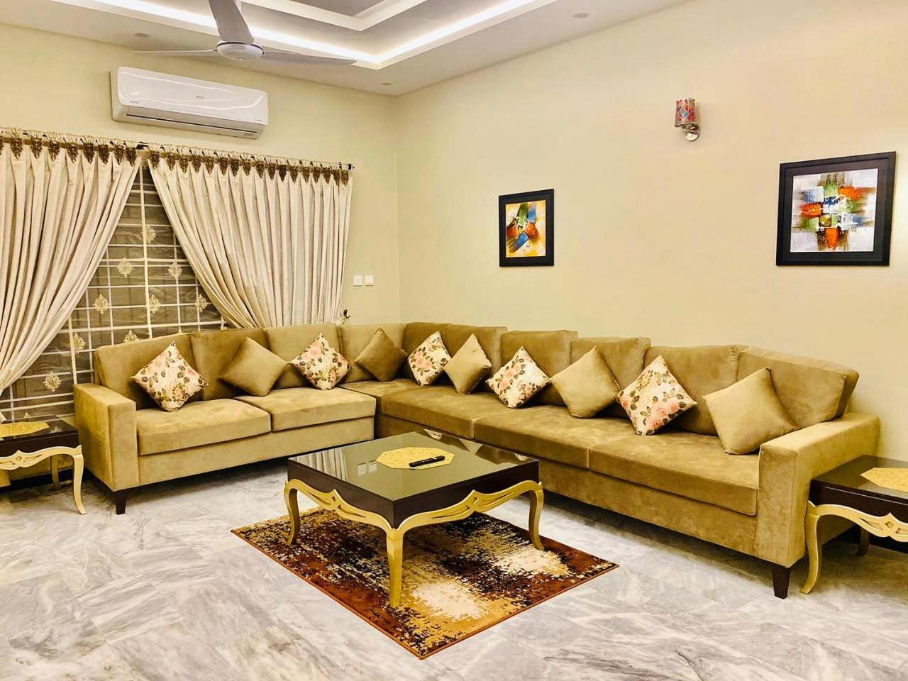 Homey Islamabad Esterno foto