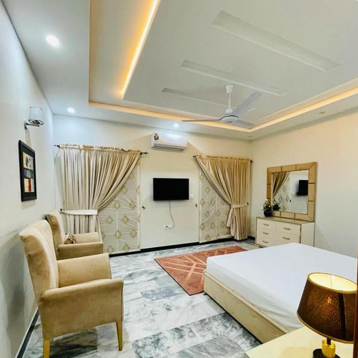 Homey Islamabad Esterno foto